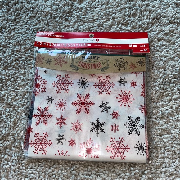 Celebrate it Christmas Snowflakes Zip Goodie Bag - Picture 2 of 7
